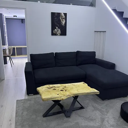Raphael's Skg Apartment