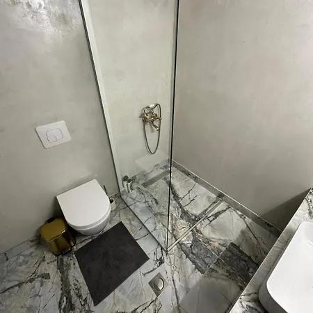 Apartment Raphael's Skg *